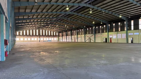 32 Monteer St, Isando - Industrial Property Availbale To Let in Isando to Let 5000m² (16)